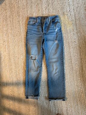 Levi's Women's Light Blue Straight-Leg Distressed Jeans